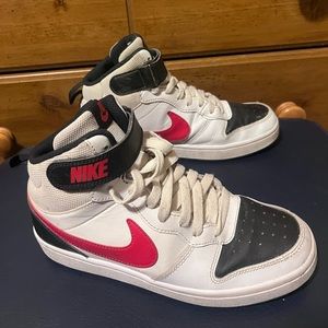 Nike Court Borough Mid 2- Youth Size 6-    Used but in decent condition.